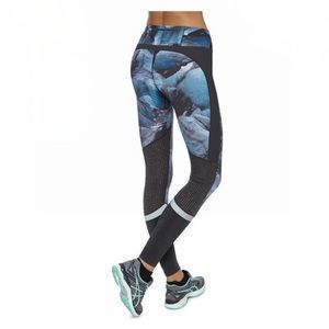 COPY - Sweaty Betty Zero Gravity Run Marble Leggings. Size Medium